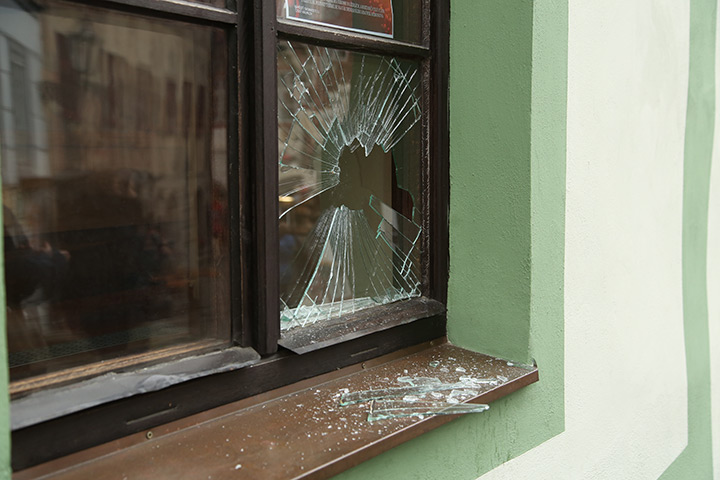 A2B Glass are able to board up broken windows while they are being repaired in East Retford.